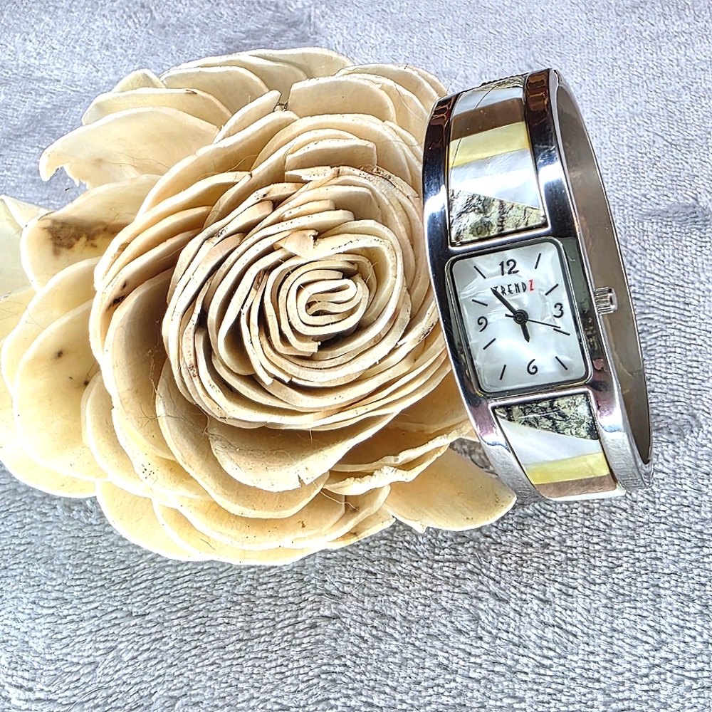 Trendz | Shell And Metal Cuff Watch